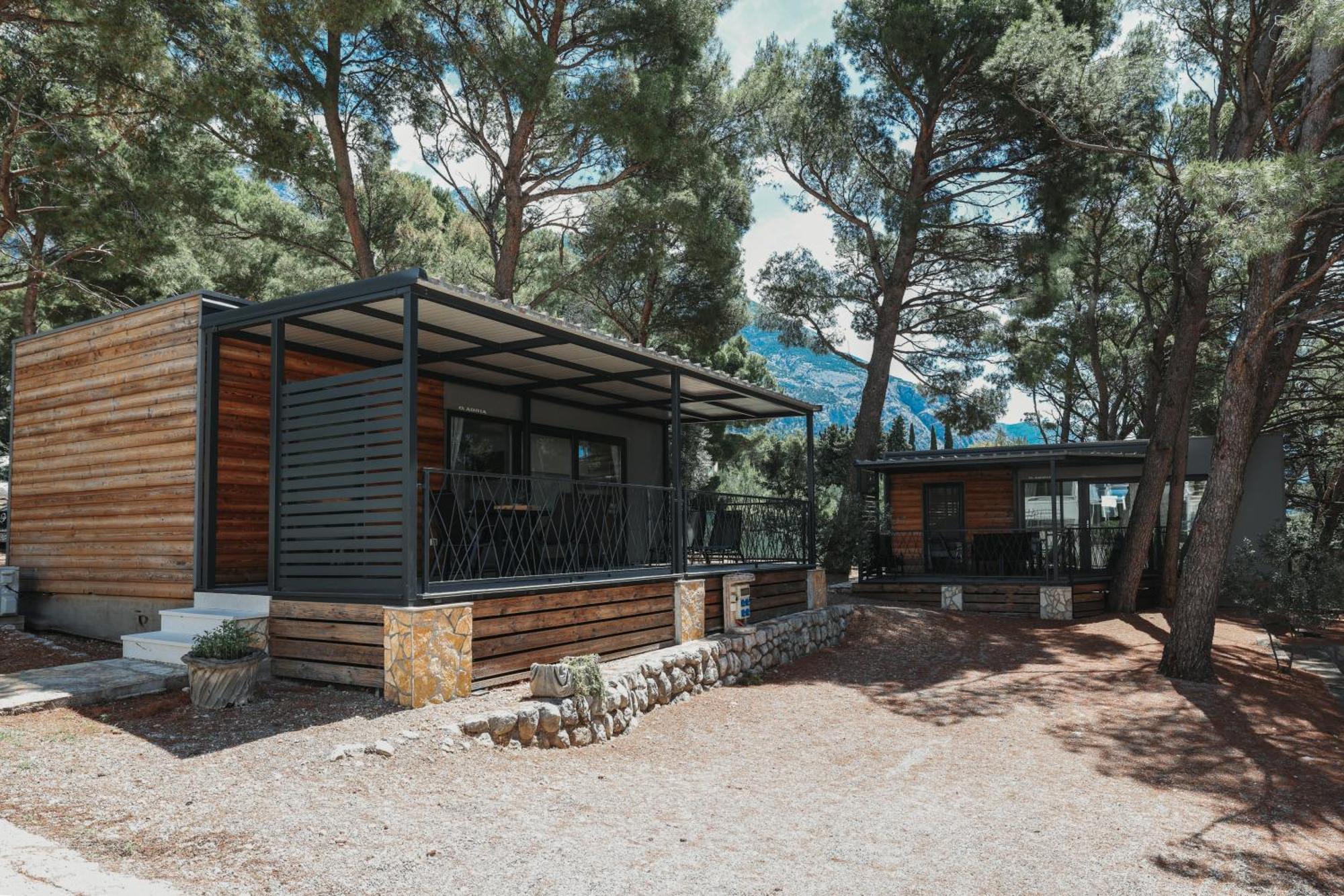 Apartments And Mobile Homes Makarska Kültér fotó