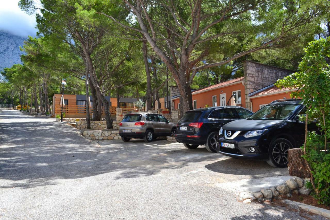 Apartments And Mobile Homes Makarska Kültér fotó