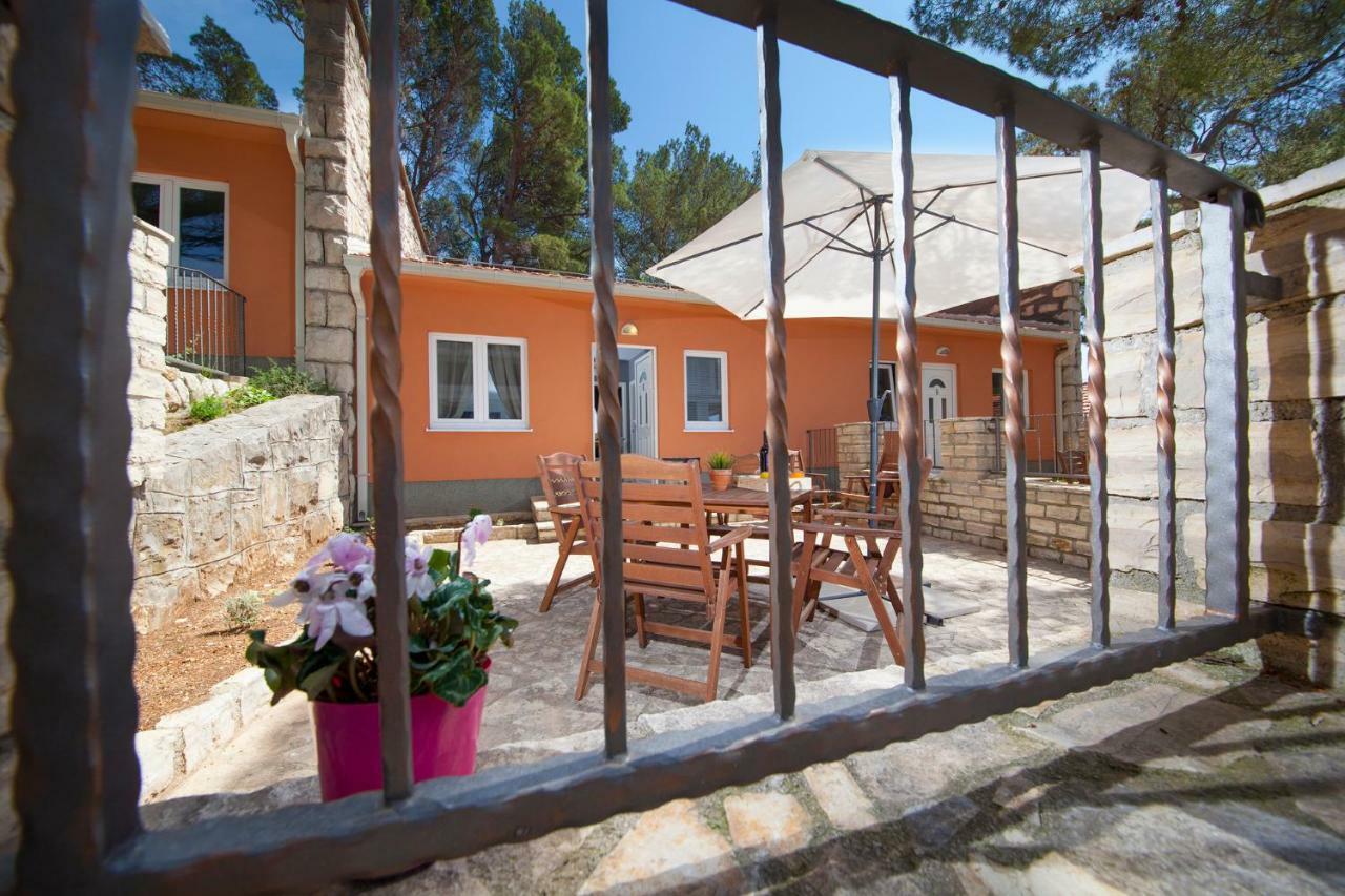 Apartments And Mobile Homes Makarska Kültér fotó