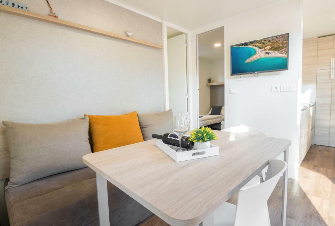 Apartments And Mobile Homes Makarska Kültér fotó