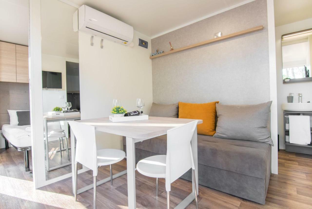 Apartments And Mobile Homes Makarska Kültér fotó