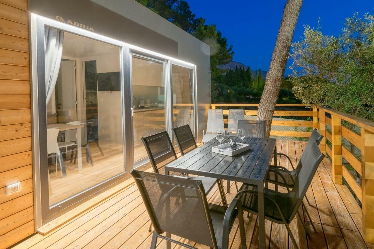 Apartments And Mobile Homes Makarska Kültér fotó