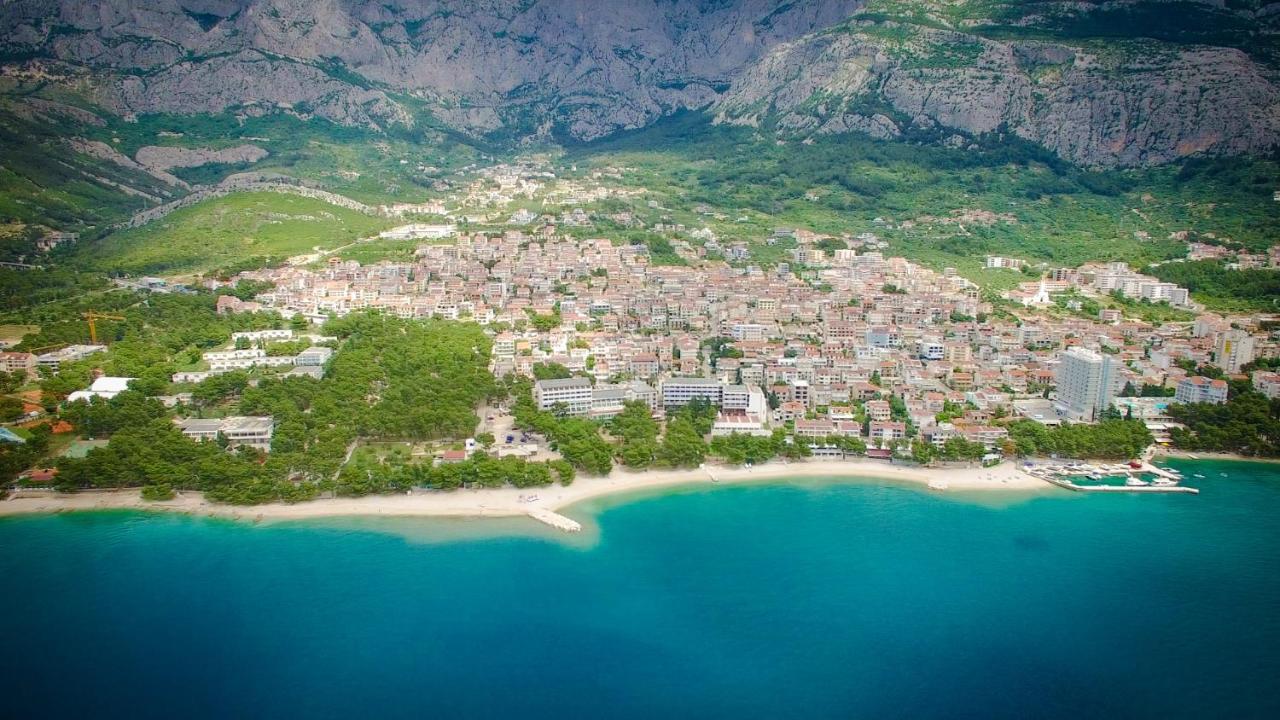 Apartments And Mobile Homes Makarska Kültér fotó