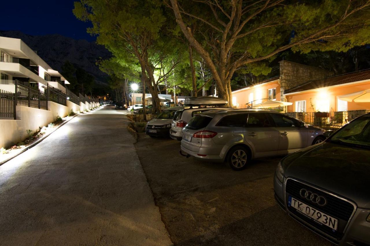 Apartments And Mobile Homes Makarska Kültér fotó