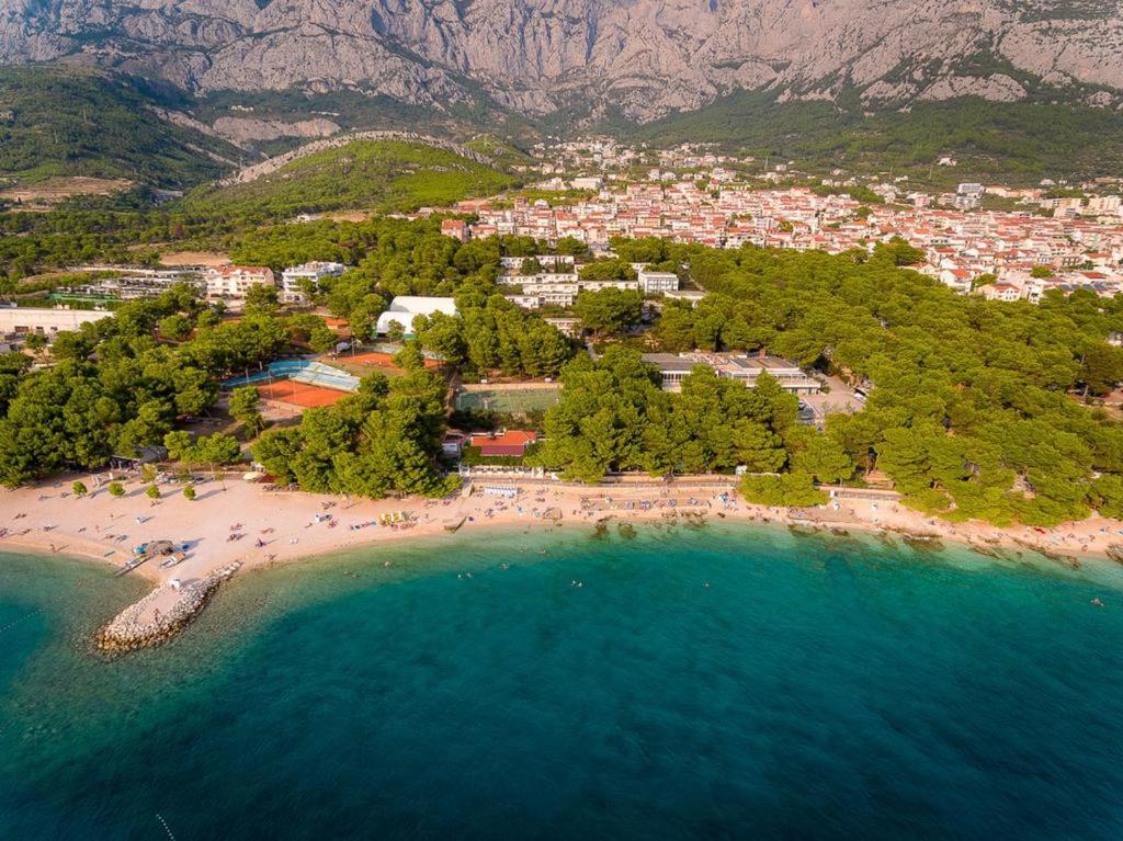 Apartments And Mobile Homes Makarska Kültér fotó